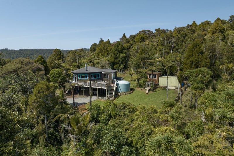 86 Anawhata Road, New Lynn - Carousel 2