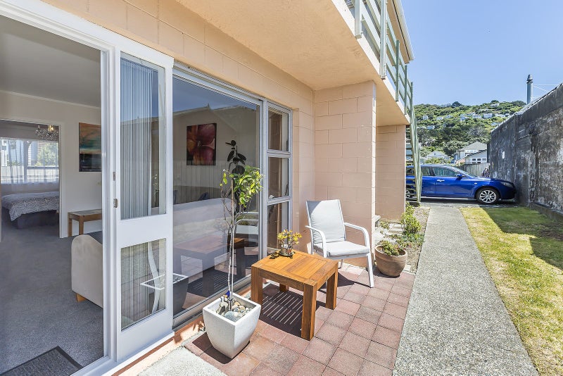 5/154 Onepu Road, Lyall Bay, Wellington - Carousel 1