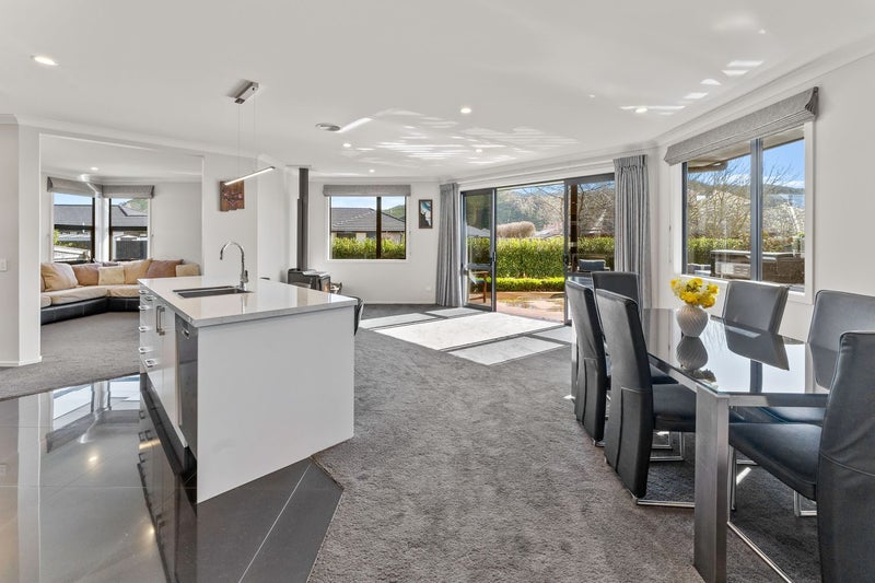 4 Jardine Lane, Wakefield - Carousel 2