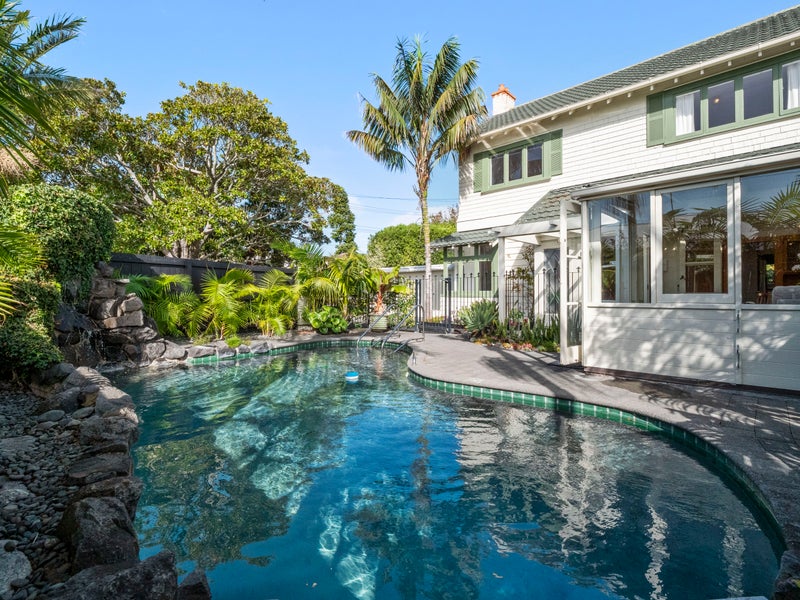 27 Long Drive, St Heliers, Auckland - Carousel 2