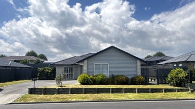 5 Waghorn Street, Pyes Pa, Tauranga - Carousel 1