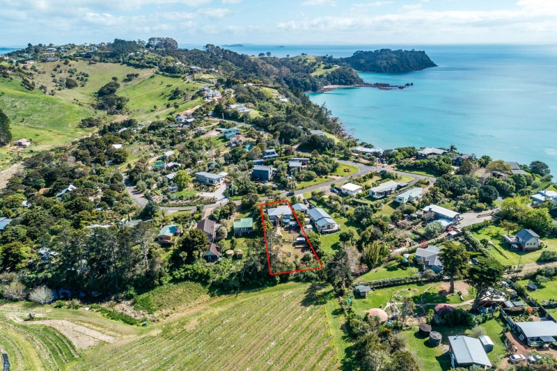 3 Te Makiri Road, Onetangi, Waiheke Island - Carousel 30