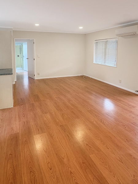 4/520 Don Buck Road, Westgate, Auckland - Carousel 2