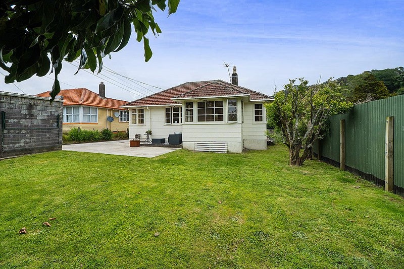 68 Parsons Street, Frankleigh Park, New Plymouth - Carousel 1