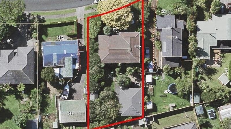 25 La Perouse Street, Botany Downs, Auckland - Carousel 1