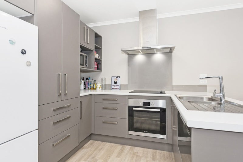 2/144 Old Farm Road, Hamilton East, Hamilton - Carousel 1