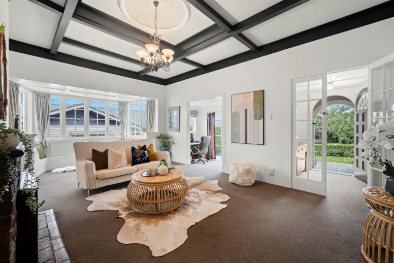 11 Grande Avenue, Mount Albert, Auckland - Carousel 2