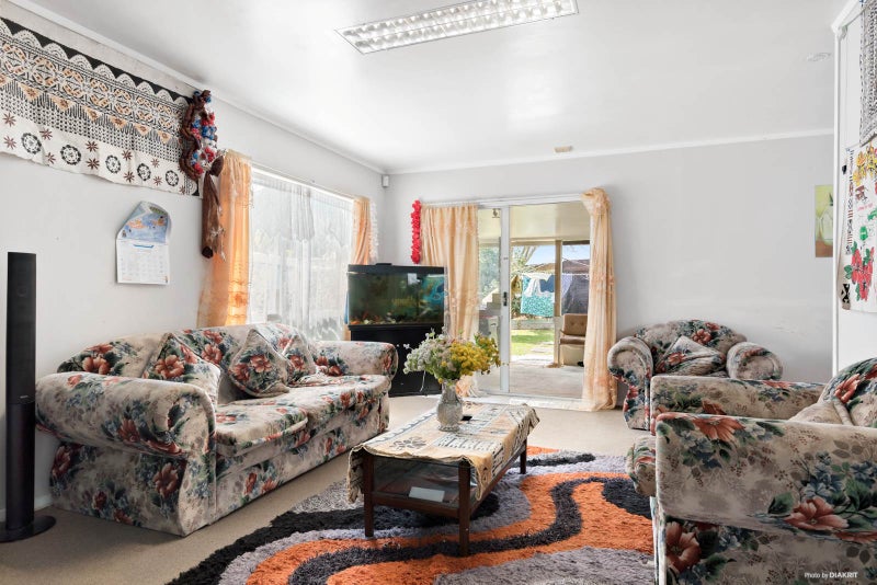 2/25 Silver Creek Road, Weymouth, Auckland - Carousel 2