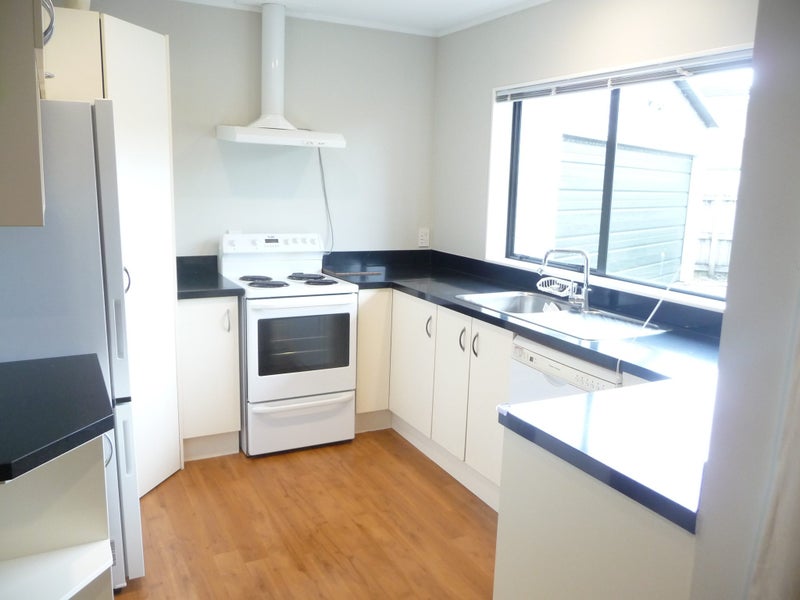 2/17 Pegler Drive, Howick, Auckland - Carousel 1