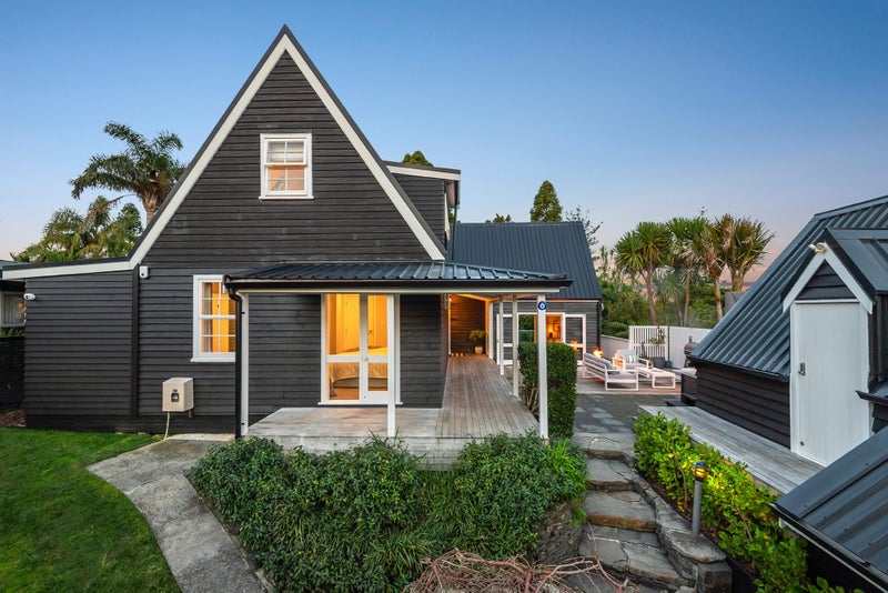 64 Park Hill Road, Birkenhead, Auckland - Carousel 1