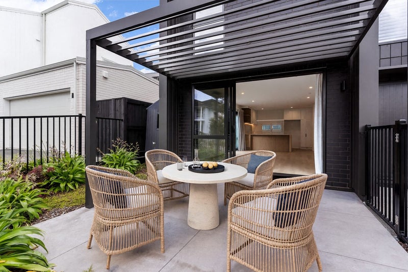 28 Kauriki Terrace, Stonefields, Auckland - Carousel 2