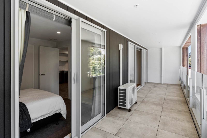 102/25 Bute Road, Browns Bay, Auckland - Carousel 1