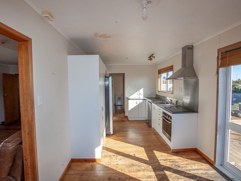 15 Bayly Street, Waitara, Waitara - Carousel 2