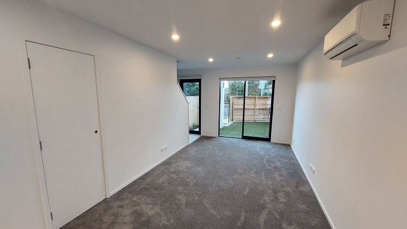 8/21 Awaroa Road, Sunnyvale, Auckland - Carousel 2