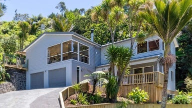 2A Warner Park Avenue, Laingholm, Auckland - Carousel 1