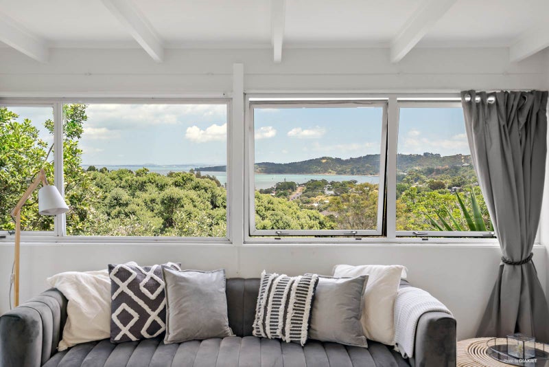 38 Jellicoe Parade, Surfdale, Waiheke Island - Carousel 2