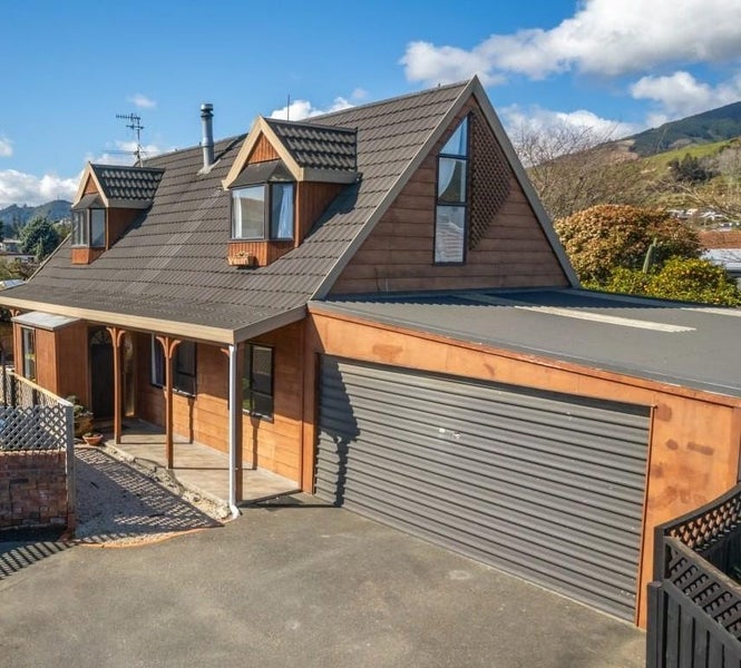 1/11 Tainui Street, Stoke, Nelson - Carousel 1