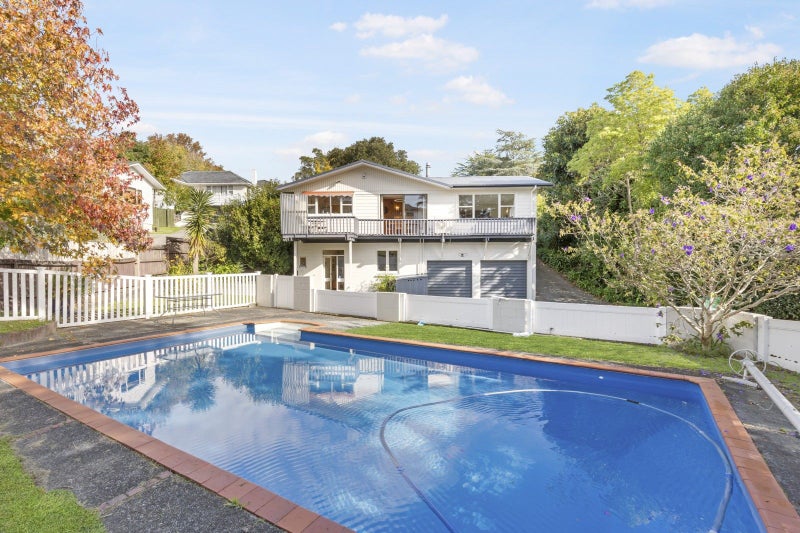 12 Waitati Place, New Windsor, Auckland - Carousel 1