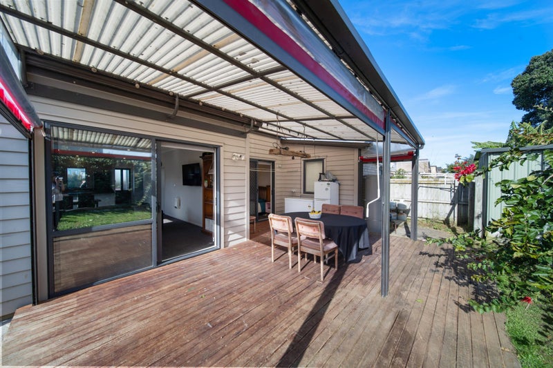 70 Kaimoana Street, Weymouth, Auckland - Carousel 2