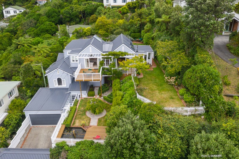 72 Ponsonby Road, Karori, Wellington - Carousel 1