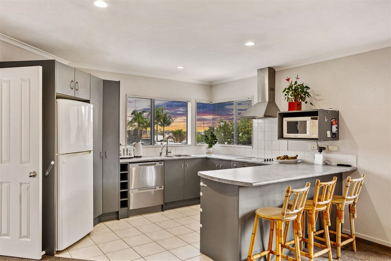 20 Northridge Terrace, Massey, Auckland - Carousel 2
