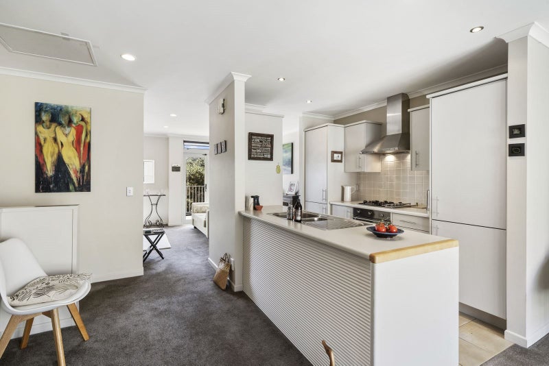 42/305 Evans Bay Parade, Hataitai, Wellington - Carousel 2