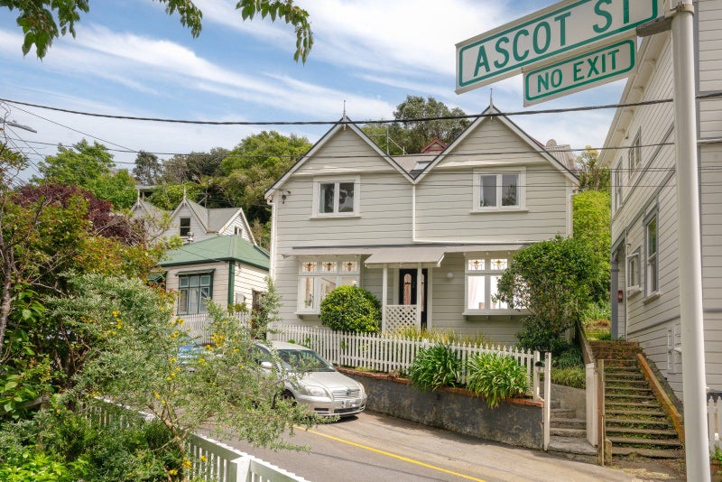 2 Ascot Street, Thorndon, Wellington - Carousel 1