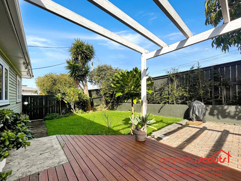 1/7 Raleigh Rd, Northcote, Auckland - Carousel 15