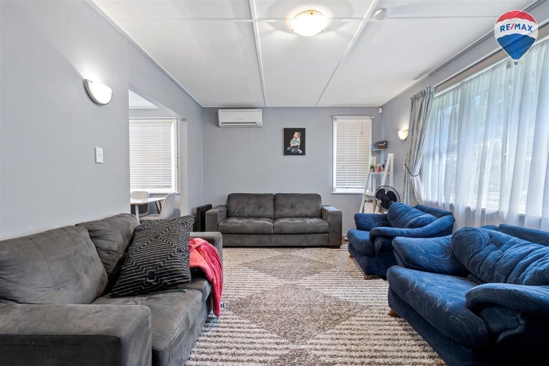 24 Norana Road, Maoribank, Upper Hutt - Carousel 2