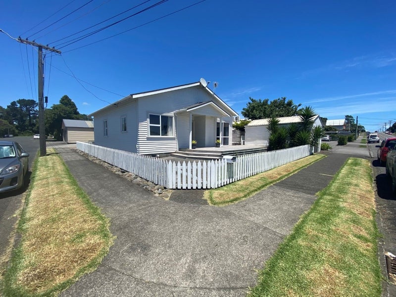 162 Lemon Street, Strandon, New Plymouth - Carousel 2