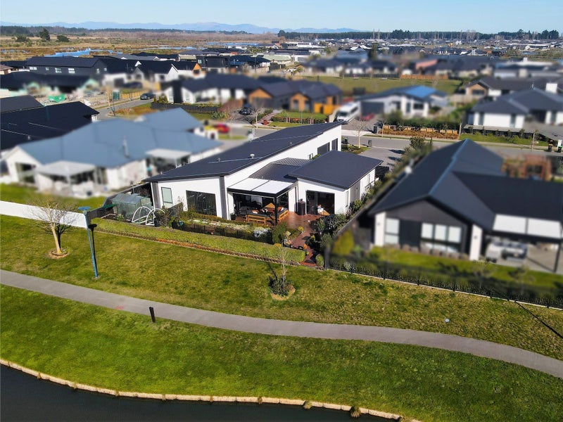 77 The Esplanade, Pegasus, Pegasus - Carousel 2