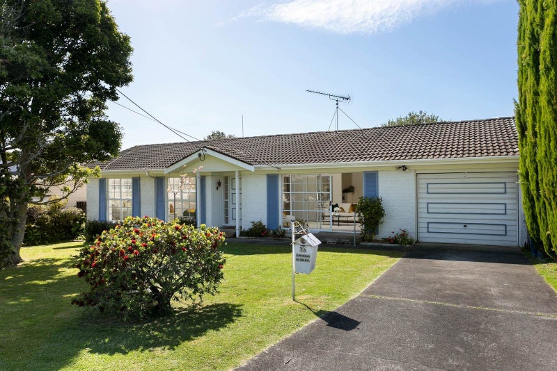 1/7 Livingstone Street, Milford, Auckland - Carousel 1