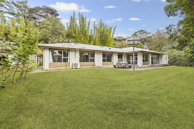 158 Shaw Road, Oratia, Auckland - Carousel 1
