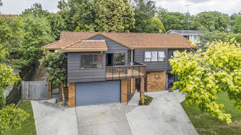 20 Sandiacre Way, Browns Bay, Auckland - Carousel 1
