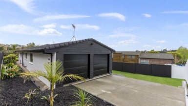 360 Royal Road, Massey, Auckland - Carousel 1