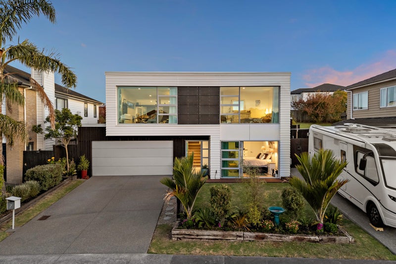 7 Vera Court, Siverdale - Carousel 1