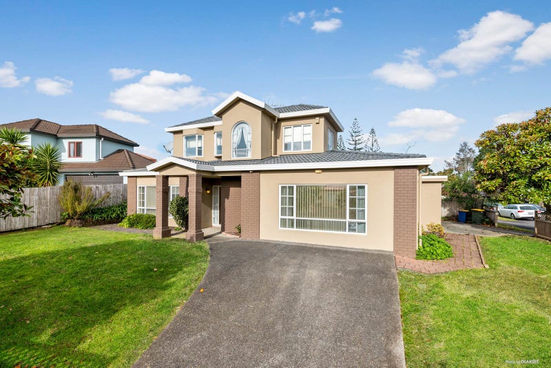 1/1 Stoneleigh Court, Sunnynook, Auckland - Carousel 1
