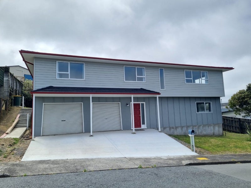 7 Finn Place, Titahi Bay, Porirua - Carousel 1