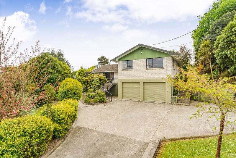 2 Clevely Line, Bunnythorpe, Palmerston North - Carousel 24