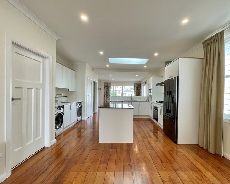 30 Wilson Street, Newtown, Wellington - Carousel 1