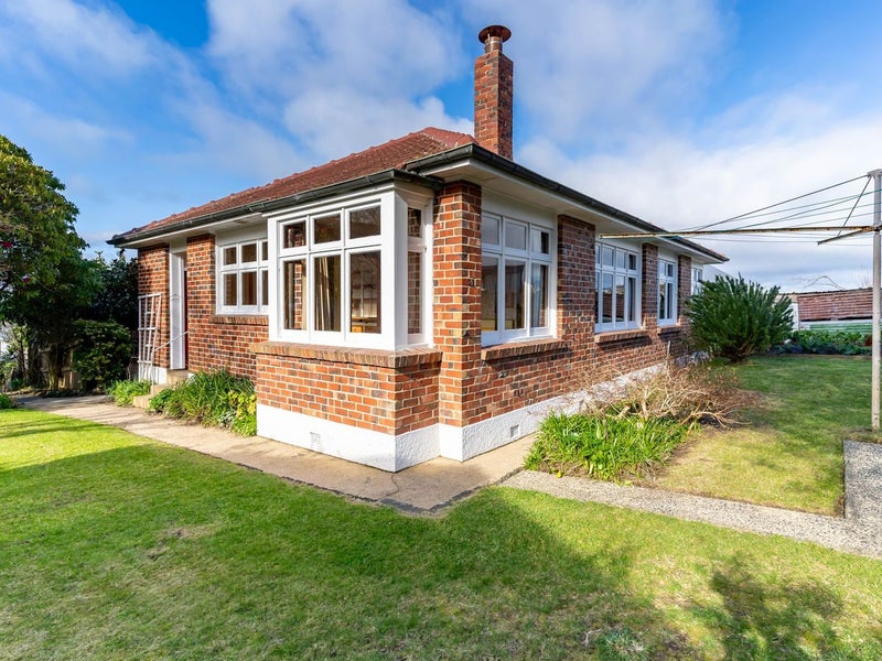 15 Falkirk Street, Dalmore, Dunedin - Carousel 1