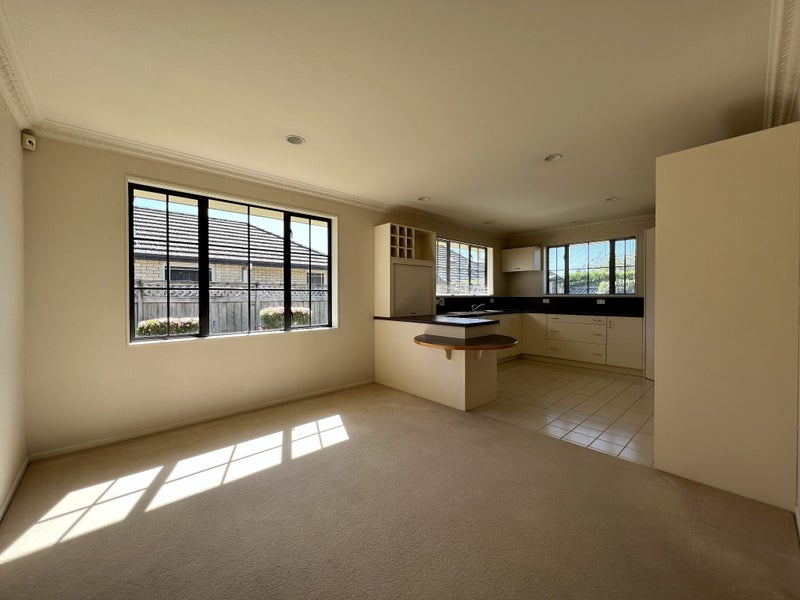 20 Huntington Drive, Huntington, Hamilton - Carousel 2