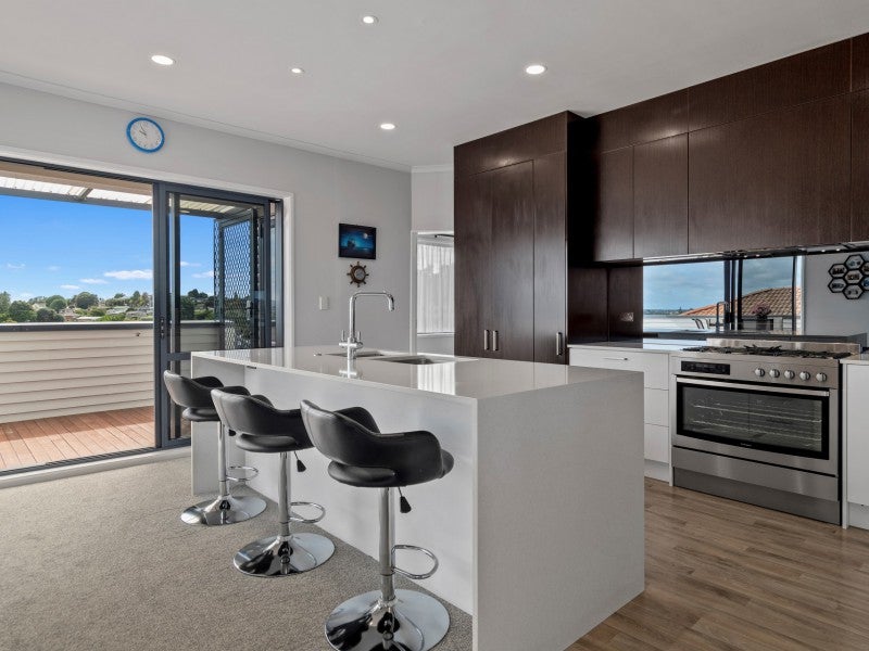 16 Sterling Gate Drive, Bethlehem, Tauranga - Carousel 2