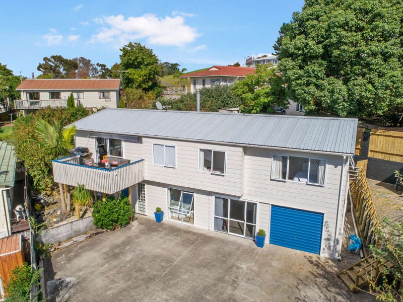 1/16 Midgley Road, West Harbour, Auckland - Carousel 1