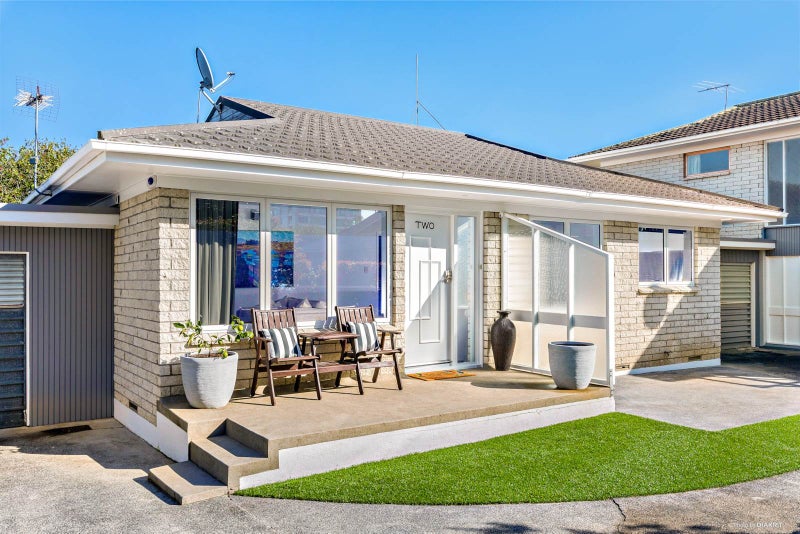 2/23 Byron Avenue, Takapuna, Auckland - Carousel 1