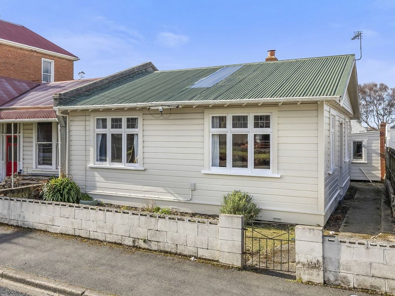 15 Rutherford Street, Caversham, Dunedin - Carousel 1
