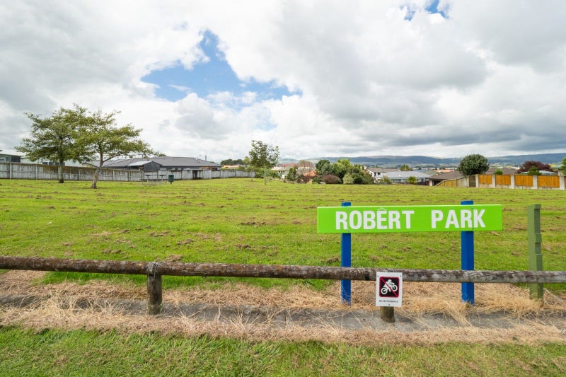 100 Parnell Heights, KELVIN GROVE, PALMERSTON NORTH - Carousel 29