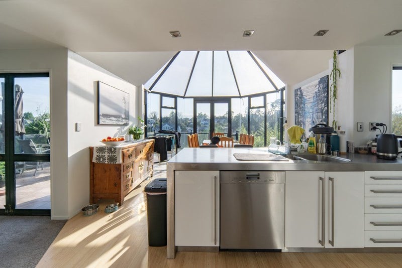 1174A Victoria Street, Whitiora, Hamilton - Carousel 1