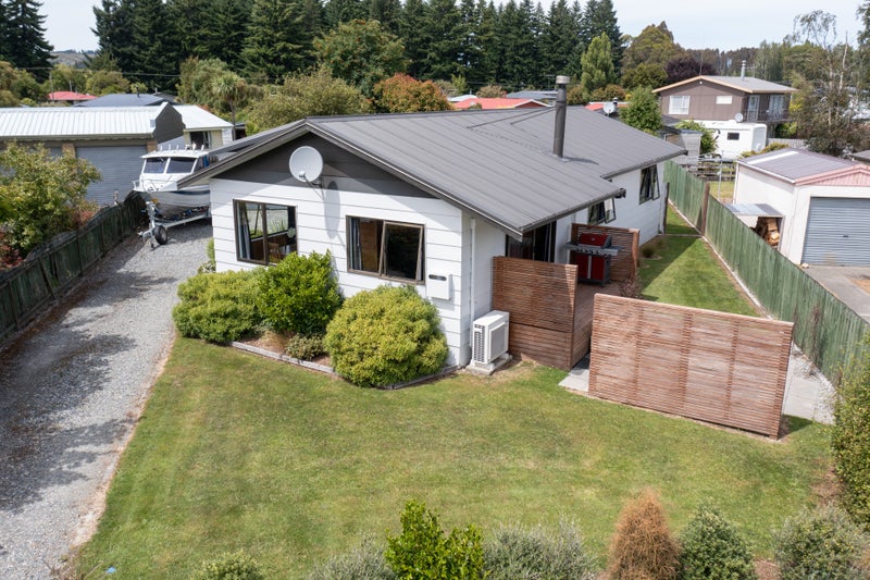 19 Henry Street, Te Anau, Te Anau - Carousel 1