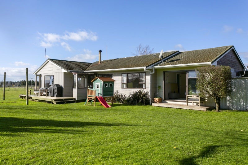 180 White Road, Reporoa - Carousel 1